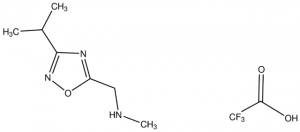 1-(3-Isopropyl-1,2,4-oxadiazol-5-yl)-N-methylmethanamine trifluoroacetate CBR00726-1G