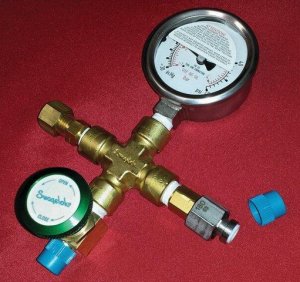 CJ Tee Syringe Adapter - CGA 180 Inlet Z741033-1EA