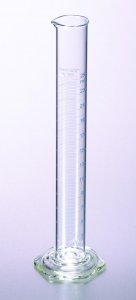 Pyrex VISTA graduated cylinder, to deliver 