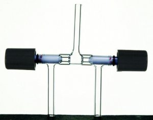 Synthware three-way high vacuum valve with protected o-rings SYNS640008-1EA