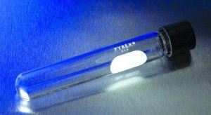 Pyrex culture tubes with screw-cap 