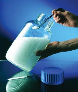 Duran GLS 80 wide mouth graduated laboratory bottles with cap and pouring ring Z674133-1EA