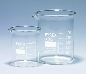 Pyrex Griffin beakers, low form, with printed trace code SLW1000/22D-10EA