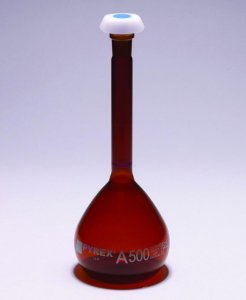 Pyrex Volumetric flask, heavy duty, class A, amber, USP/ISO/DIN tolerances, SLW3152/18A-2EA