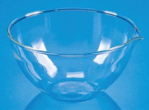 Aldrich Essentials evaporating dish, with spout Z740639-6EA